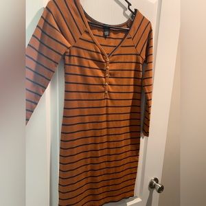Striped form fitted long sleeve dress